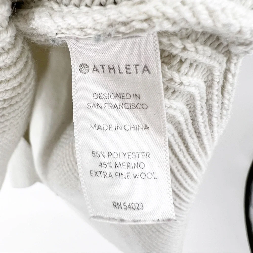 ✅ Athleta Shasta V-Neck‎ Sweater Oversized in Dove Size SMALL